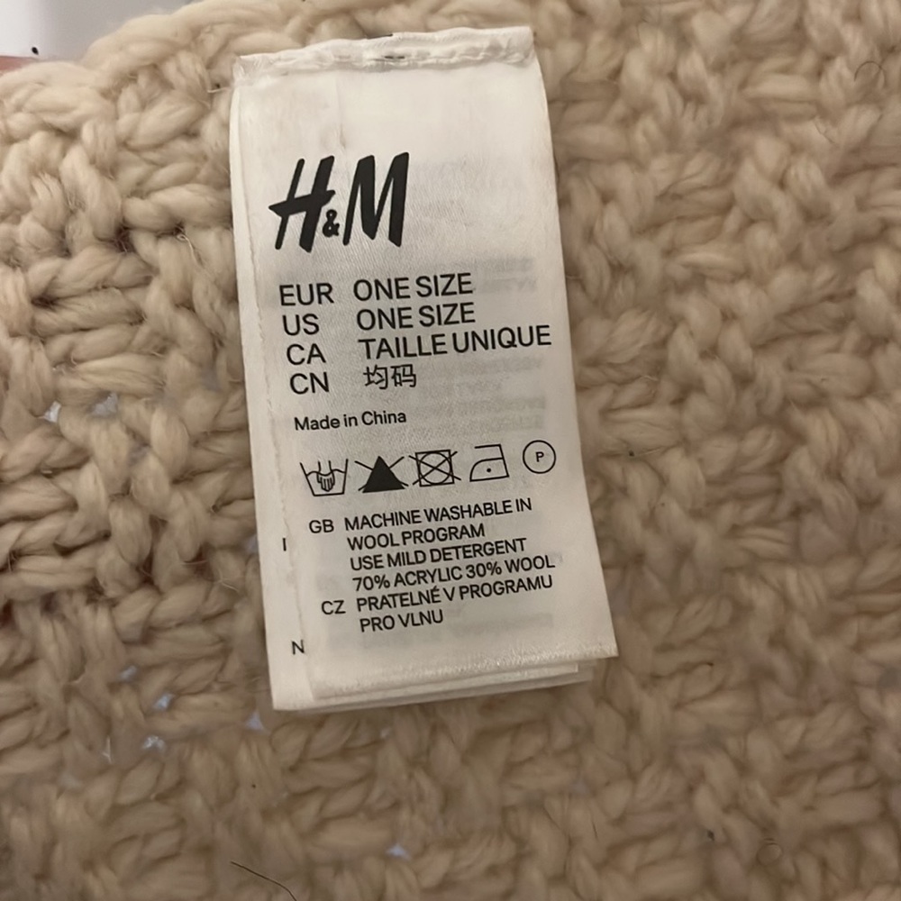 H&M Scarf - Picture 3 of 4